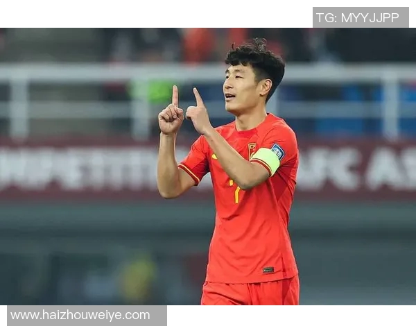 自卑曾困扰他成为足球巨星的道路如今他已超越内心的阴霾成就辉煌